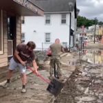 Il fango invade le strade della Hudson Valley di New York
