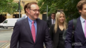 Londra, Kevin Spacey arriva in tribunale per nuova udienza