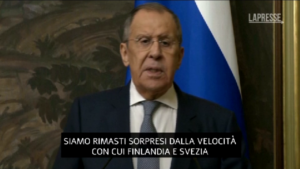 Nato, Lavrov: “Finlandia e Svezia rinunciano a vantaggi neutralità”