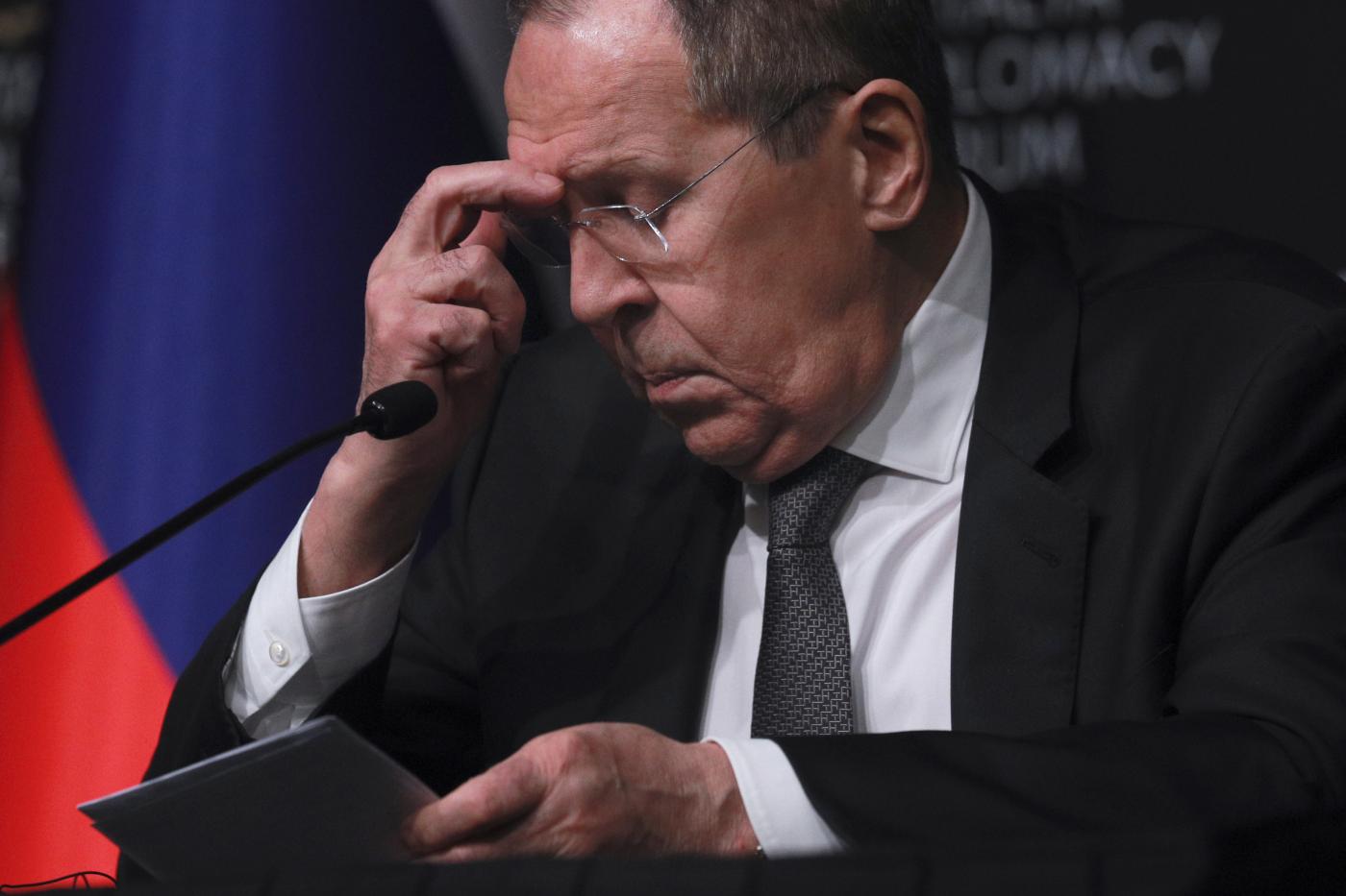 Ucraina, Lavrov: “F-16 a Kiev saranno considerati minaccia nucleare”