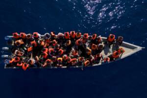 Migranti, operazione di salvataggio della ONG spagnola Open Arms a nord della Libia