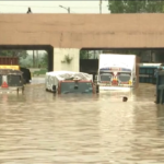 India, oltre 100 morti per piogge monsoniche: Nuova Delhi allagata