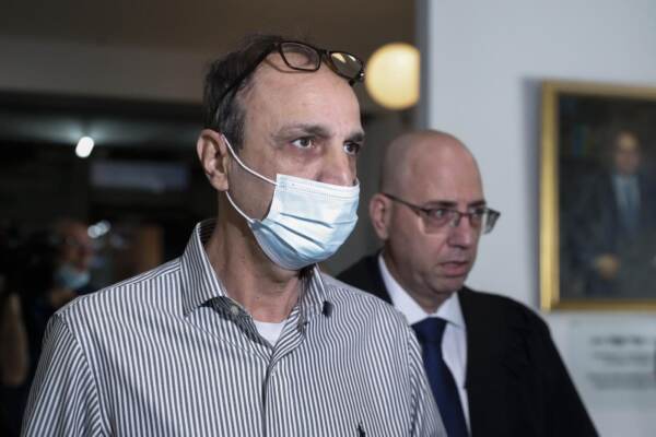 Caso Eitan, nonno materno Shmuel Peleg arriva in tribunale a Tel Aviv