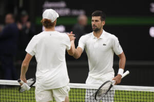 Wimbledon, Sinner si ferma in semifinale: vince Djokovic in 3 set