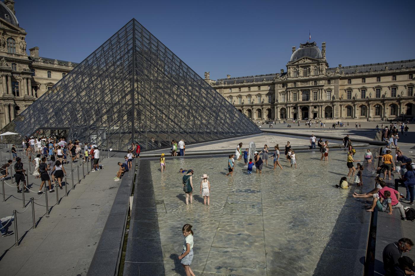 Arte, media francesi: Louvre disponibile a restituire 7 opere trafugate Arte, media francesi: Louvre disponibile a restituire 7 opere trafugate