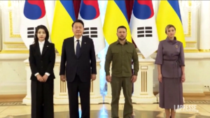 Ucraina, presidente Sud Corea in visita a sorpresa a Kiev