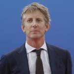 Calcio, Van der Sar stabile e fuori pericolo di vita