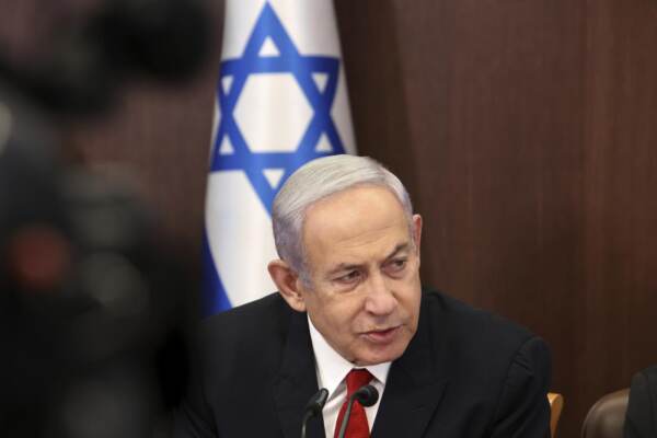Gerusalemme, il primo ministro Netanyahu alla riunione settimanale di gabinetto