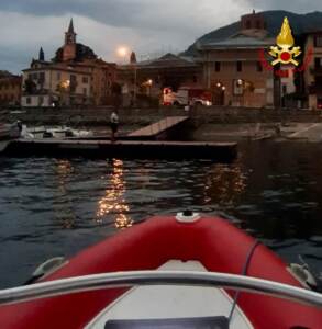 Varese, giovane annega mentre fa il bagno nel lago Maggiore