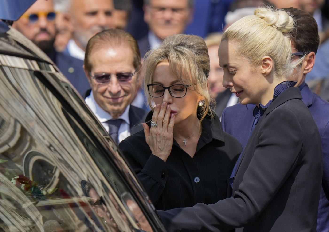Berlusconi, Marina: “Mio padre perseguitato anche dopo la morte”