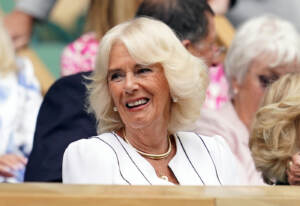 Tennis, la regina Camilla in tribuna a Wimbledon 2023