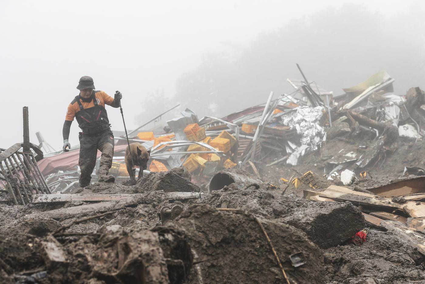 Sud Corea, nono giorno di piogge torrenziali: almeno 40 vittime Sud Corea, nono giorno di piogge torrenziali: almeno 40 vittime
