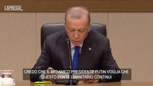 Ucraina, Erdogan: “Credo Putin voglia che l’accordo sul grano continui”