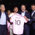 Calcio, l’Inter Miami presenta Messi: spettacolo di luci e colori