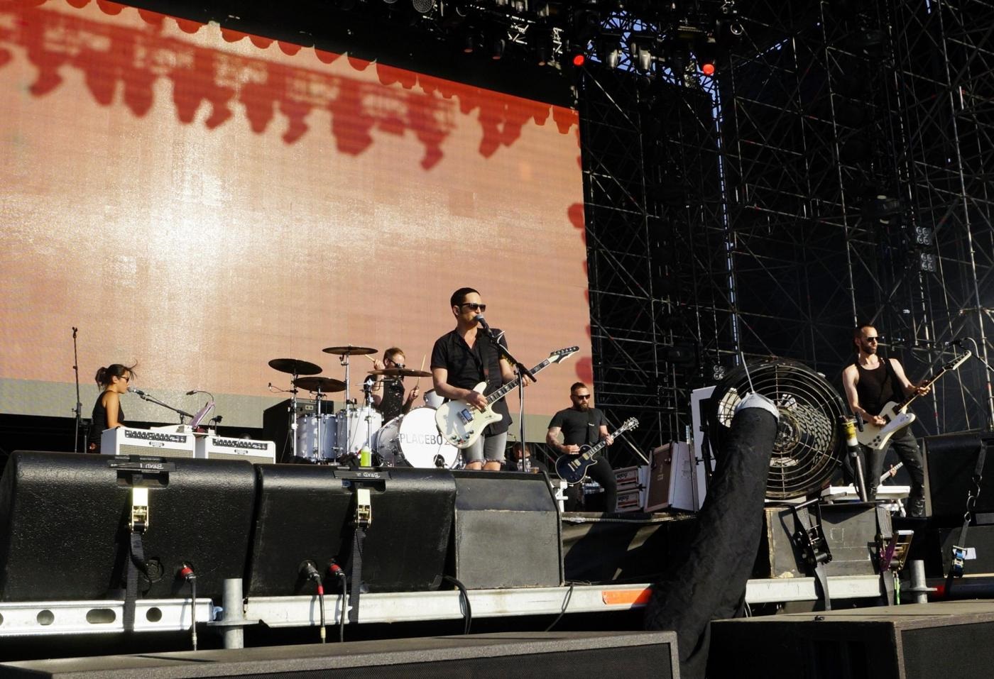 Torino, insulti a Meloni dai Placebo: aperta indagine per vilipendio