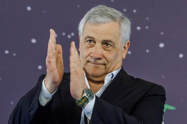 Salario minimo, Tajani: “Noi vogliamo fare il ‘Salario ricco’”