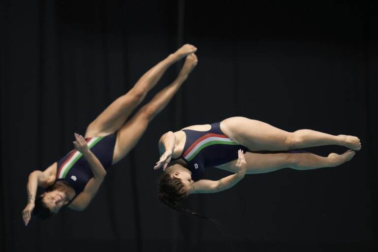 Mondiali nuoto 2023, le foto più spettacolari delle competizioni