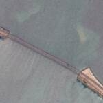 Ucraina, i danni del ponte di Crimea mostrati dal satellite