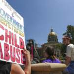 Usa, un giudice ripristina il diritto all’aborto in Iowa