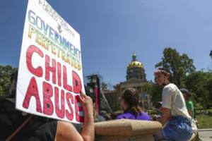 Usa, un giudice ripristina il diritto all’aborto in Iowa