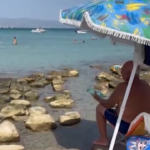 Sardegna, i cittadini cercano refrigerio dal caldo in spiaggia