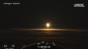SpaceX, nuovo lancio del razzo Falcon 9