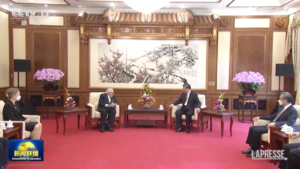 Pechino, Xi Jinping incontra Kissinger