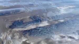 Ecuador, disastro ambientale: spiaggia piena di petrolio