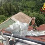 Maltempo, a fuoco tetto abitazione colpita da fulmine nel Varesotto