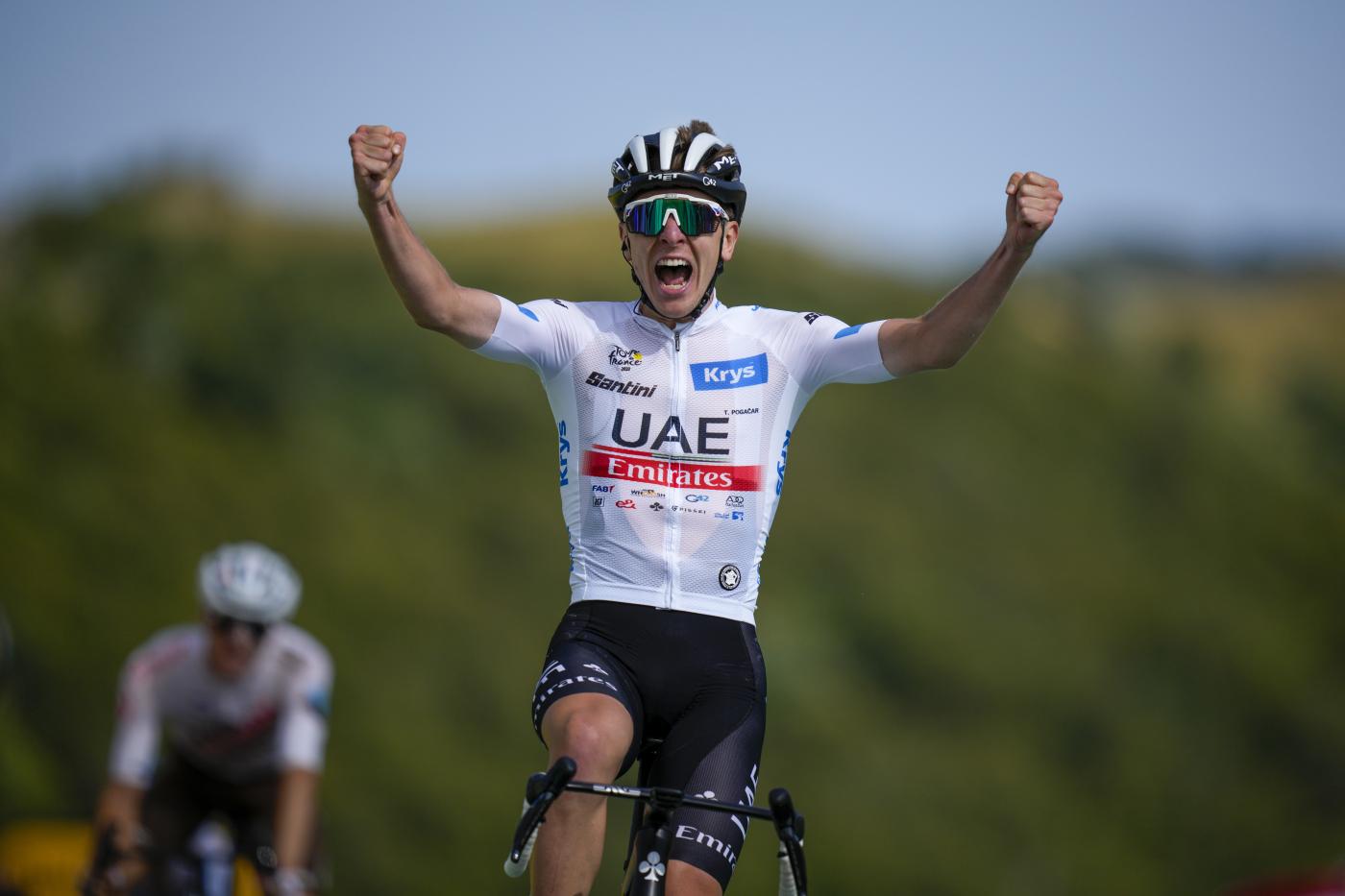 Tour de France, Pogacar vince ventesima tappa, Vingegaard in giallo a Parigi