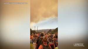 Grecia, enorme incendio a Rodi: evacuati 2 resort