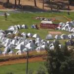 Israele, manifestanti accampati in tenda davanti a Knesset
