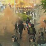 Perù, violenti scontri durante le proteste antigovernative
