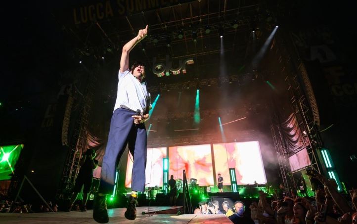 Trionfo dei Blur, Lucca diventa Wembley