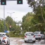 Maltempo, pioggia e grandine a Milano: centinaia le chiamate ai vigli del fuoco