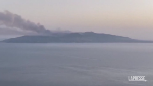 Grecia, l’incendio di Corfù si vede anche dall’Albania