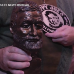 Usa, premiato il sosia perfetto di Ernest Hemingway