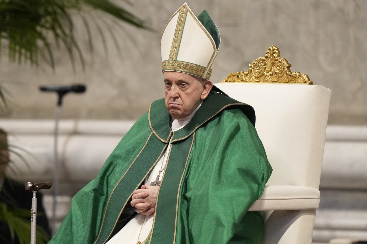 Vaticano, Papa a un transessuale: “Dio ci ama per come siamo”