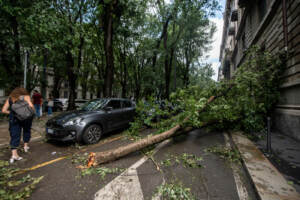 Maltempo a Milano, forte tempesta causa ingenti danni