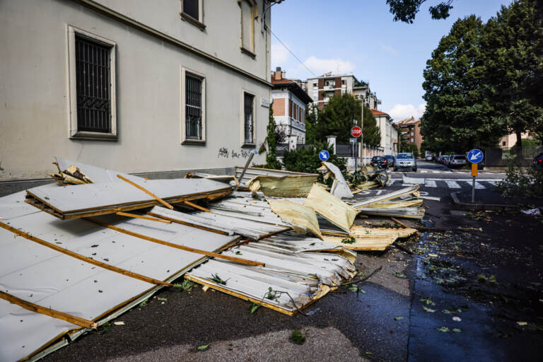 Maltempo a Milano, forte tempesta causa ingenti danni