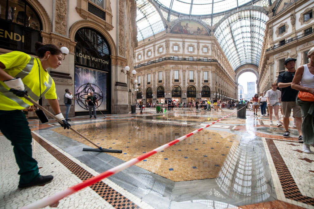 Galleria foto 'Nubifragi in Lombardia, le immagini dei danni della tempesta a Milano e in Brianza' - foto 11