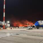 Palermo, incendio intorno all’aeroporto: riaperto lo scalo