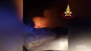 Incendi, notte di lavoro per i vigili del fuoco a Messina