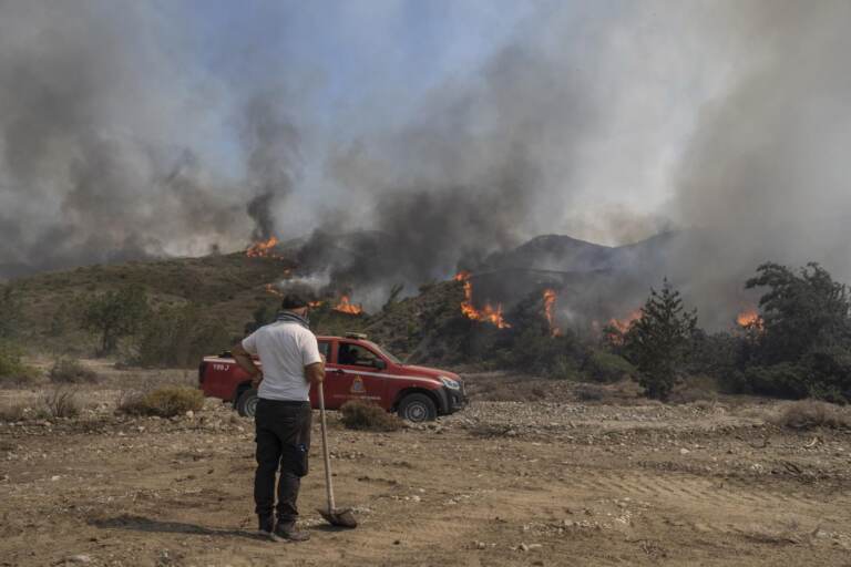 La Grecia devastata dagli incendi