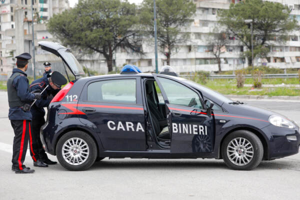 Scampia, i Carabinieri presentano i nuovi droni per il controllo dei cittadini durante la quarantena