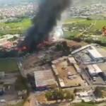 Incendio Ciampino, la colonna di fumo vista dall’alto