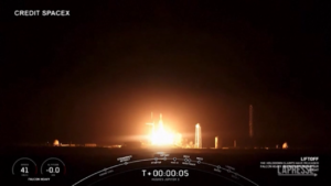 SpaceX, lanciato in orbita razzo Falcon Heavy da 9 tonnellate