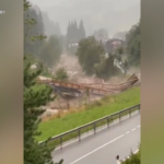 Maltempo in Alto Adige, ponti spazzati via dall’acqua