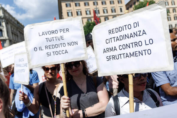 Manifestazione per il reddito di cittadinanza