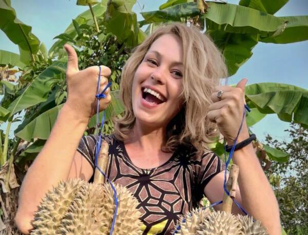Malesia, influencer vegana muore di fame: mangiava solo frutti esotici